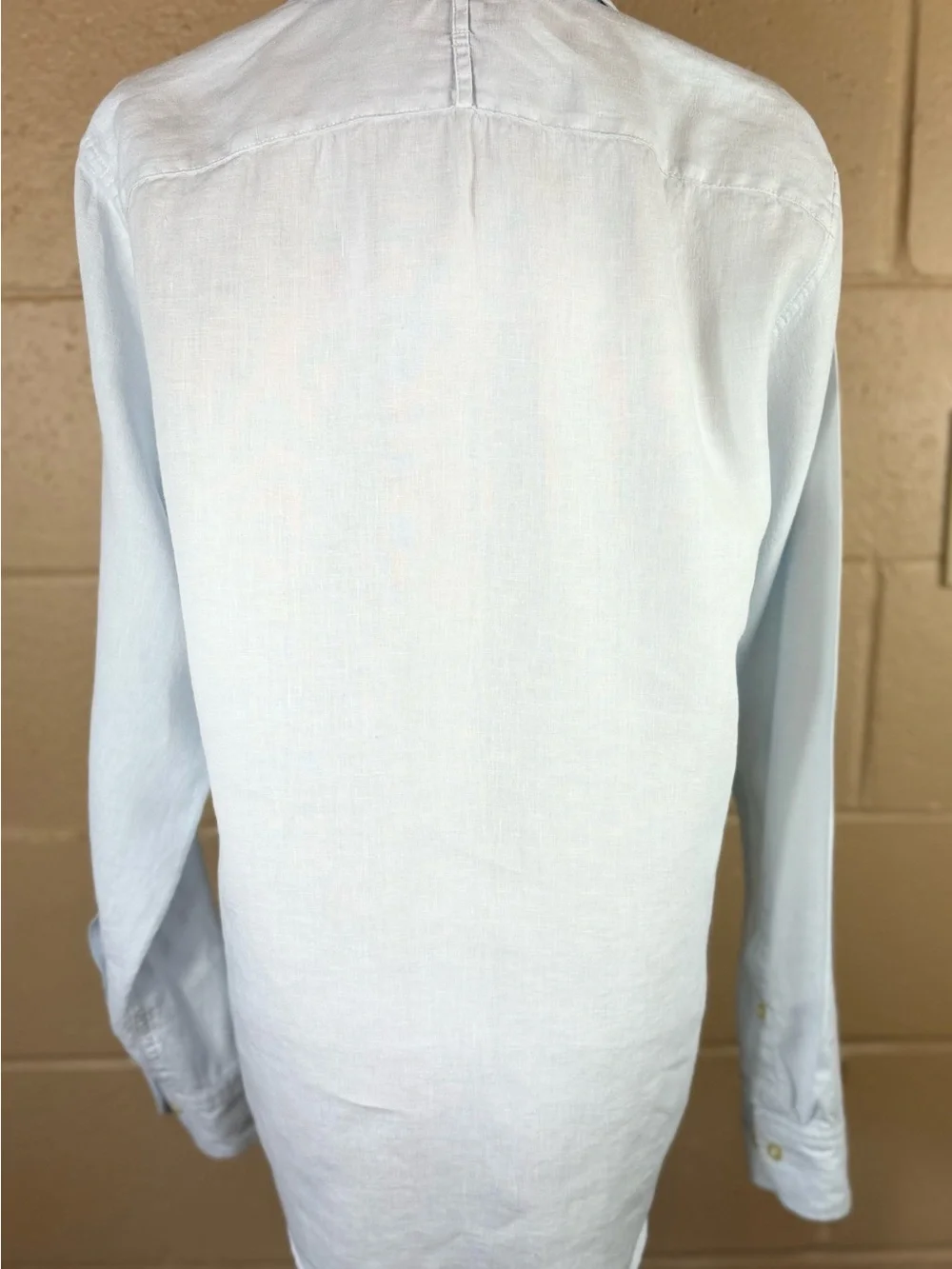 Banana Republic 100% Linen Camden Fit Pale Blue Men's Shirt in Size Small